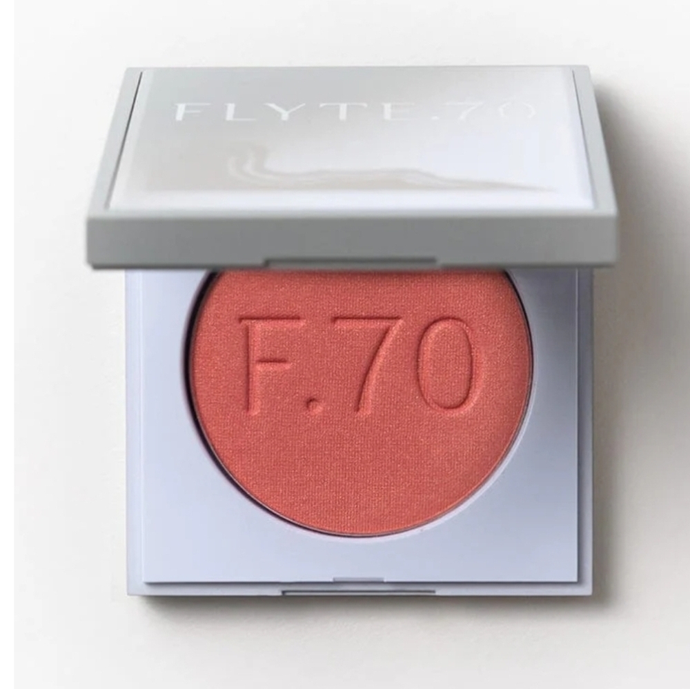 Flyte.70 ColorBack Pressed Cheek Blush In Abracadabra - Picture 4 of 5